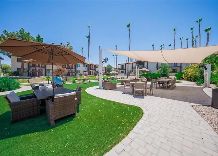 131 Fully Furnished, Amenities Galore Apartment Scottsdale